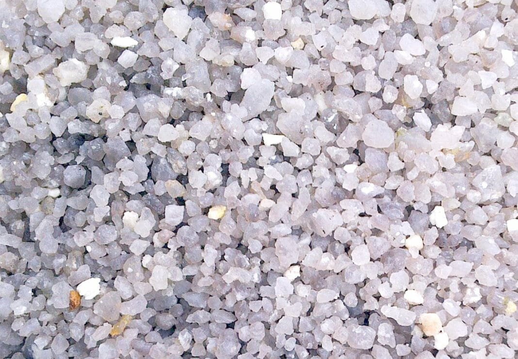 Кварцевый песок: характеристики, разновидности материала